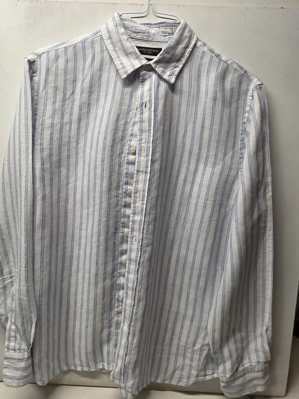 Banana Republic Men's White & Light Blue Stripe Button-Down Shirt Size M - Linen